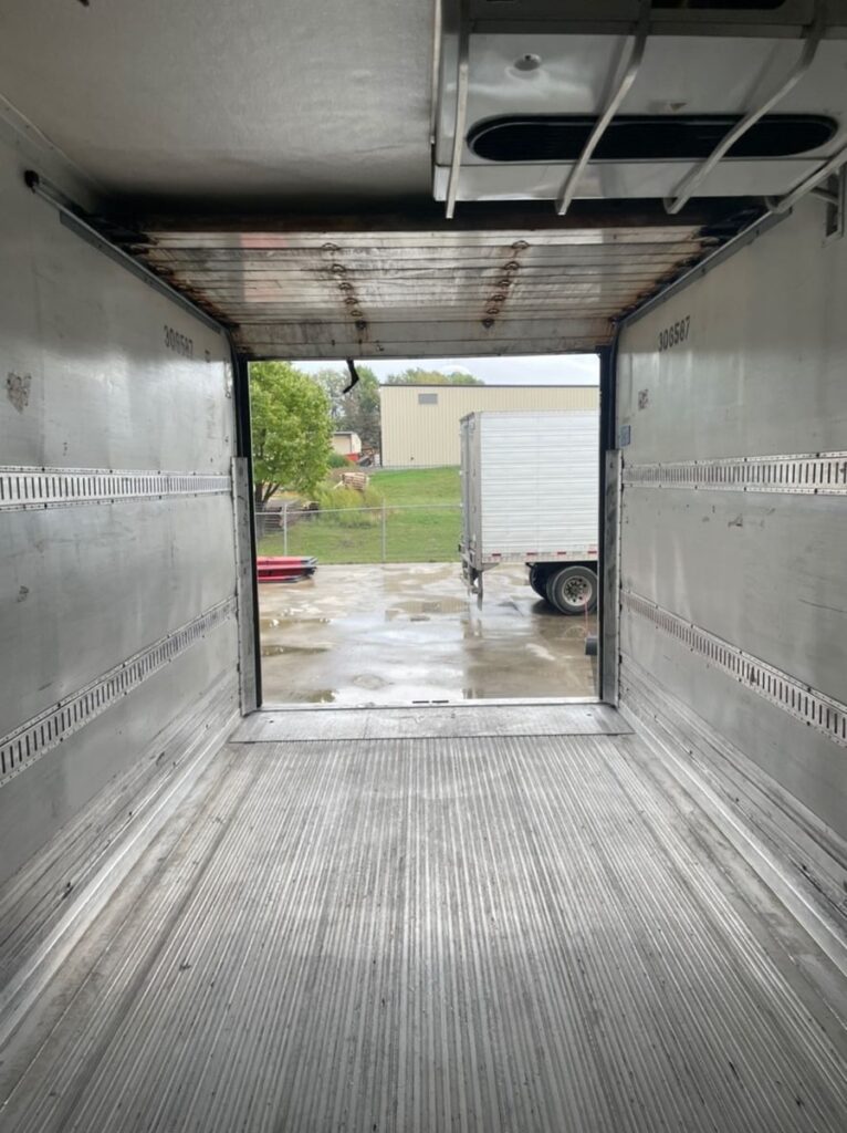 2014 Great Dane Everest reefer trailer Carrier Vector™ 8500R Refrigeration Unit (579)